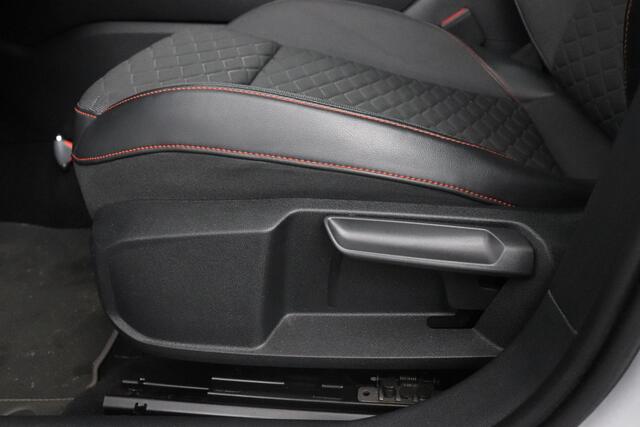 Seat LEON 1.0 TSI FR Launch Edition | Carplay/Android Auto | Stoel & Stuur Verwarming | Camera |