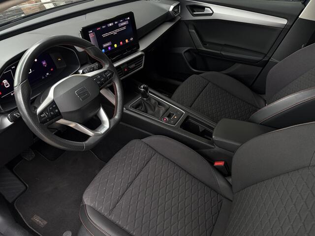 Seat LEON 1.5 TSI FR Business Intense | afneembare trekhaak | applecarplay/android auto | achteruitrijcamera |