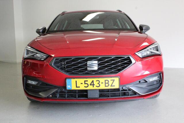 Seat LEON Sportstourer 2.0 TDI FR Launch Edition | NL-AUTO+N.A.P! | ACC | 150PK | CARPLAY | WEGKL-TRHAAK | NAVI | CARPLAY |