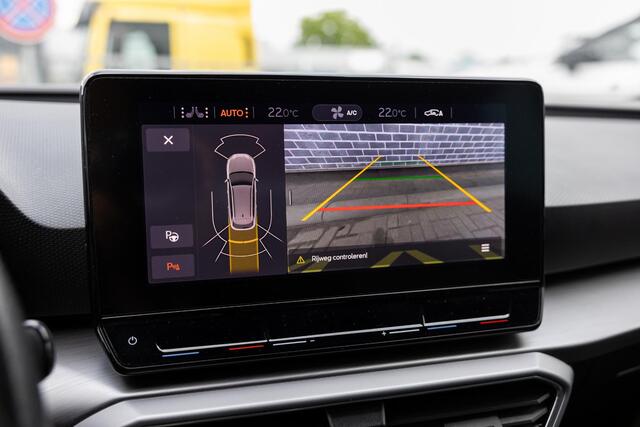 Seat LEON Sportstourer 1.5 TSI FR Launch Edition | Achteruitrijcamera | Parkeersensoren | Navigatie | Apple Carplay | Android Auto | Keyless Entry | Elektrische Achterklep | Stoelverwarming