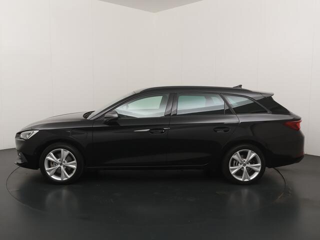 Seat LEON Sportstourer 1.5 TSI e-Hybrid 204pk FR Business | Trekhaak | Stoel- en stuurwiel verwarming | Adapt. Cruise | Camera | 1/2 leer | Fabrieksgarantie t/m 05-2029 |