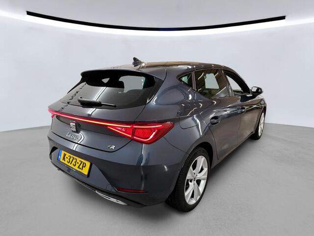 Seat LEON 1.0 TSI FR Business Intense Tech Navigatie / Parkeersensoren / Camera / Stoelverwarming / Clima / LED