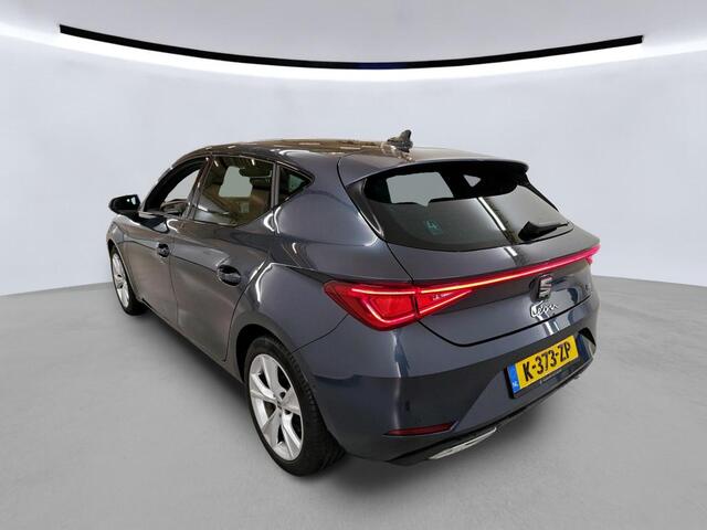Seat LEON 1.0 TSI FR Business Intense Tech Navigatie / Parkeersensoren / Camera / Stoelverwarming / Clima / LED