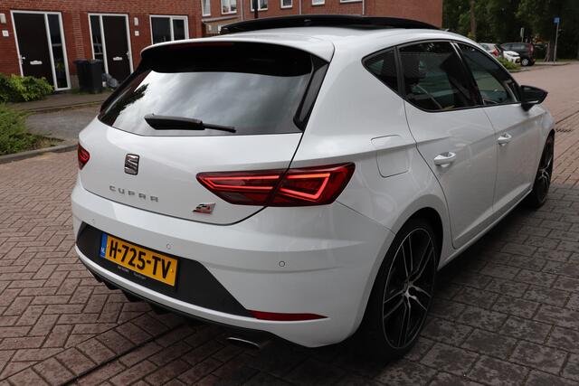 Seat LEON 2.0 TSI CUPRA 300 Automaat. Panoramadak.