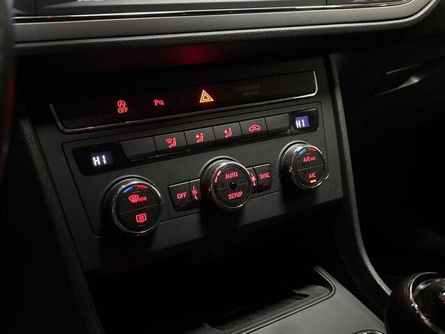 Seat LEON 1.5 TSI FR Sport (4 CILINDER, APPLE CARPLAY, NAVIGATIE, CAMERA, CLIMATE, SPORTSTOELEN, GETINT GLAS, ADAPTIVE CRUISE, KEYLESS, NIEUWSTAAT)