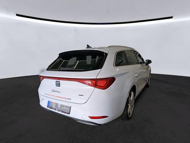 Seat LEON Sportstourer 1.4 TSI eHybrid PHEV 204PK | Achteruitrijcamera | Carplay | Adaptive Cruise | Stoel&Stuurverwarming | Getint glas | Trekhaak |