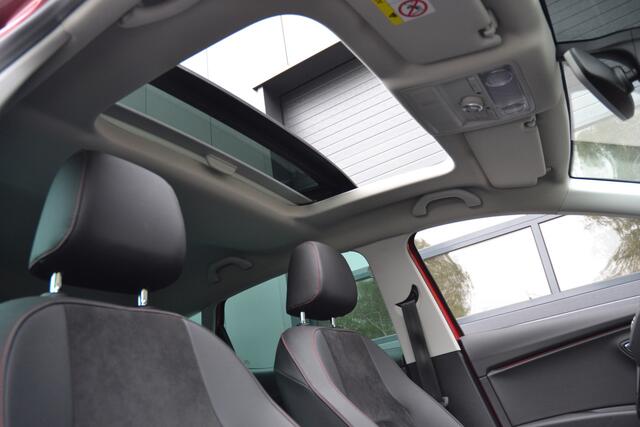 Seat LEON 2.0 TSI FR | Pano | Beats | Carplay | Automaat | Stoelverwarming