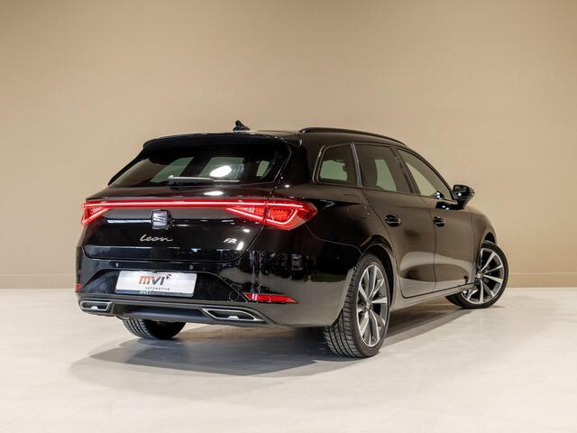 Seat LEON Sportstourer 1.5 TSI FR / 150pk / Stoel en stuur verwaming / Achteruitrij camera /