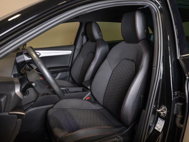 Seat LEON Sportstourer 1.5 TSI FR / 150pk / Stoel en stuur verwaming / Achteruitrij camera /