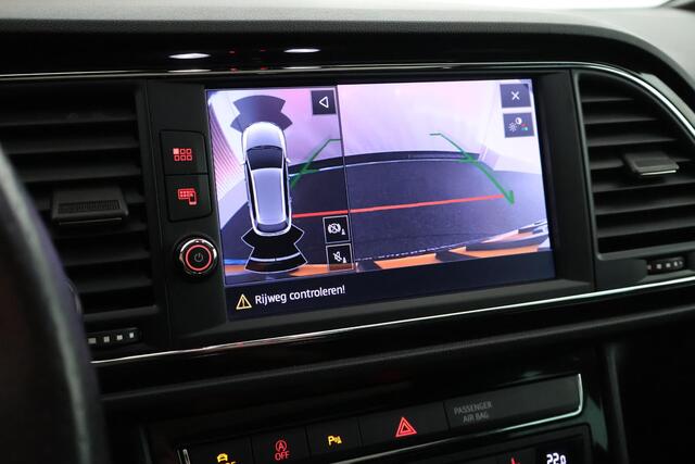 Seat LEON ST 1.5 TSI 150pk DSG FR Ultimate Edition Black Panoramadak Camera Keyless Beats Stoelverwarming Navigatie