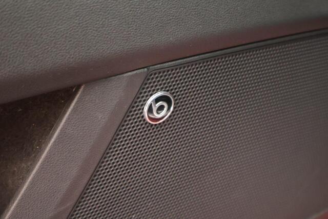 Seat LEON ST 1.5 TSI 150pk DSG FR Ultimate Edition Black Panoramadak Camera Keyless Beats Stoelverwarming Navigatie