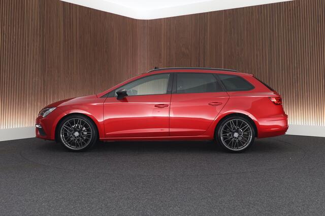 Seat LEON ST 1.5 TSI 150pk DSG FR Ultimate Edition Black Panoramadak Camera Keyless Beats Stoelverwarming Navigatie