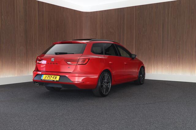 Seat LEON ST 1.5 TSI 150pk DSG FR Ultimate Edition Black Panoramadak Camera Keyless Beats Stoelverwarming Navigatie