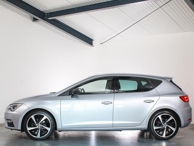 Seat LEON 1.0 EcoTSI Style Business Intense Cruise Control, LED, Camera, Apple Carplay/Android Auto