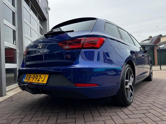 Seat LEON ST 1.4 ECOTSI 150PK FR AUT. / TREKHAAK / CARPLAY / CAMERA / NAVI!
