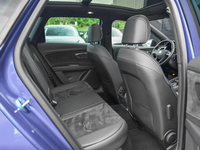 Seat LEON ST 2.0 TSI 4DRIVE CUPRA Panoramadak Adaptive Cruise Car play Alcantara Camera