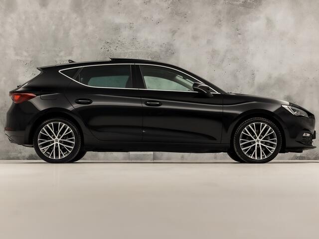 Seat LEON 1.4 TSI eHybrid PHEV Xcellence Sport 204Pk Automaat (PANORAMADAK, APPLE CARPLAY, GROOT NAVI, CAMERA, STUUR/STOELVERWARMING, SPORTSTOELEN, GETINT GLAS, SFEERVERLICHTING, NIEUWSTAAT)