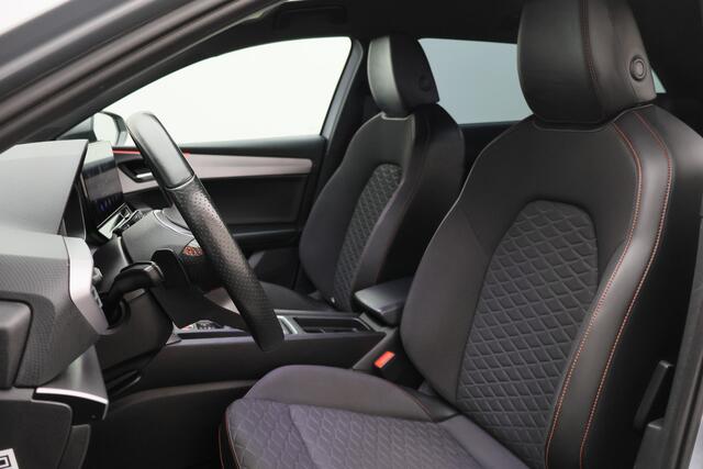 Seat LEON Sportstourer 1.0 eTSI FR Business Intense Eerste Eigenaar, Virtual Cockpit, ACC, Camera, Apple Carplay, LED, 18''