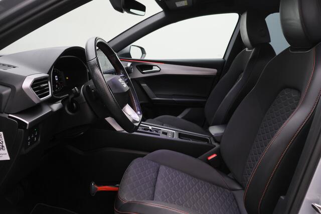 Seat LEON Sportstourer 1.0 eTSI FR Business Intense Eerste Eigenaar, Virtual Cockpit, ACC, Camera, Apple Carplay, LED, 18''