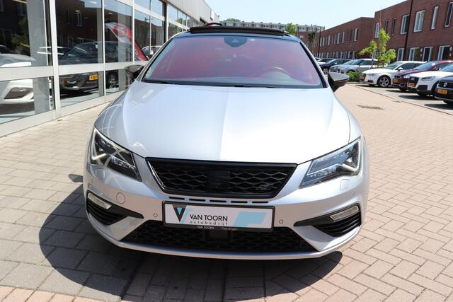 Seat LEON 2.0 TSI CUPRA DSG Automaat Panoramadak, volledig digitaal instrumentenpaneel.