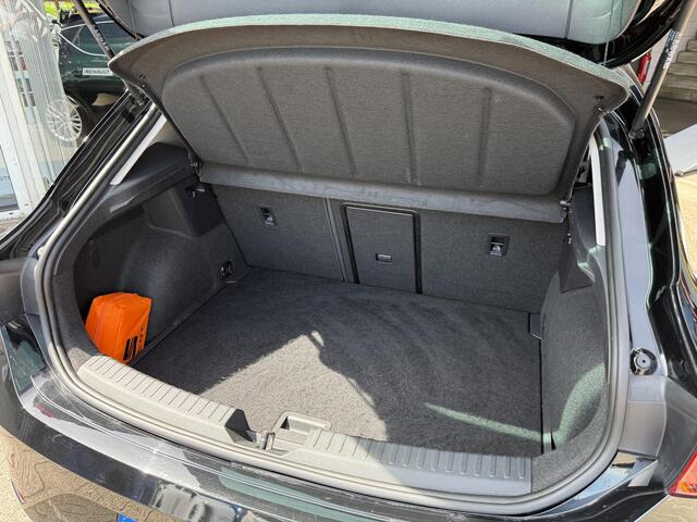 Seat LEON 1.5 eTSI FR Business Intense | NAP | Navigatie | Stoel & stuur verwarming | Achteruitrijcamera | LED | DAB | Climate Control | Draadloze tel lader |