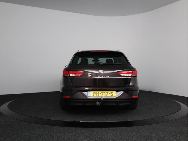 Seat LEON ST 1.0 EcoTSI Style Business Intense | Trekhaak | Navigatie | Station | Climate Control |