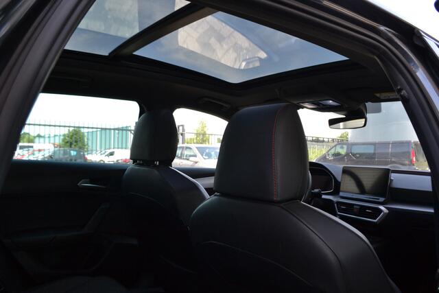 Seat LEON Sportstourer 1.4 TSI eHybrid PHEV 259pk FR | Panoramadak | Achteruitrijcamera | Stuur en stoelverw. | Spoorwisselassistent | Carplay | Dynamische besturing |