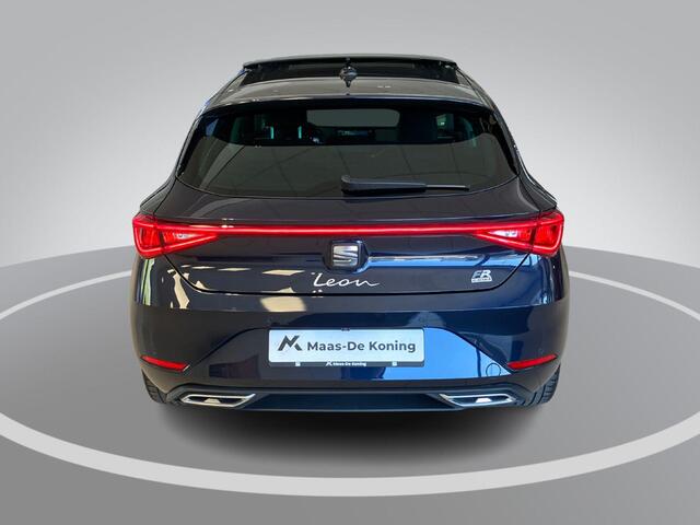 Seat LEON 1.4TSIeHybrid 150kW/204PK PHEV FR DSG · Panoramadak · Leder · Apple/Android Car Play · Camera ·