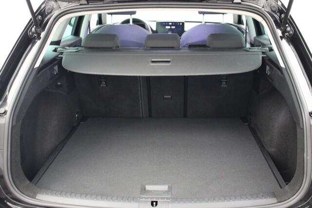 Seat LEON SportsTourer 1.0 TSI Style Business Intense - Digitaal Cockpit, Carplay, Camera