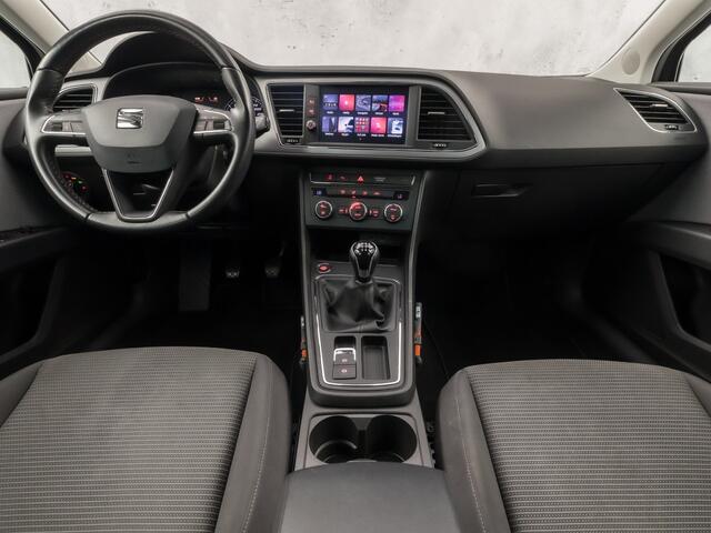 Seat LEON 1.0 EcoTSI Intense Sport (APPLE CARPLAY, NAVIGATIE, CLIMATE, GETINT GLAS, PARKEERSENSOREN, SPORTSTOELEN, KEYLESS, LM VELGEN, NIEUWSTAAT)