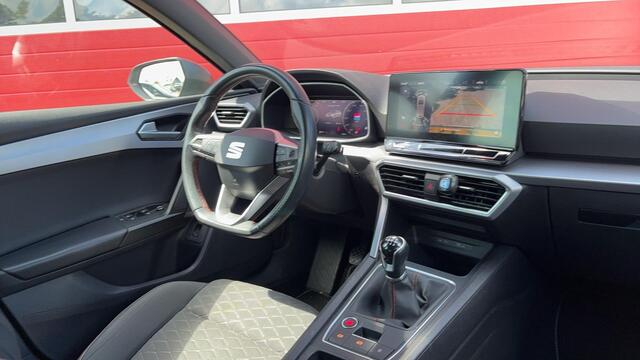 Seat LEON Sportstourer 1.5 TSI FR Business Intense CAMERA / KEYLESS / FULL LED / CARPLAY / STOELVERW / STUURVERW / NAVI / CLIMA / PDC / BLUETOOTH / ACC / NL-AUTO