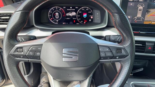 Seat LEON Sportstourer 1.5 TSI FR Business Intense CAMERA / KEYLESS / FULL LED / CARPLAY / STOELVERW / STUURVERW / NAVI / CLIMA / PDC / BLUETOOTH / ACC / NL-AUTO
