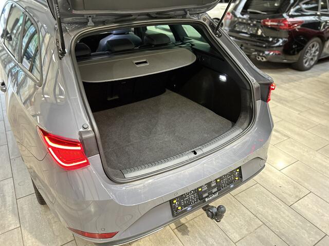 Seat LEON Sportstourer 1.5 TSI e-Hybrid 204pk FR Business | Trekhaak | Stoel- en stuurwiel verwarming | Adapt. Cruise | Camera | 1/2 leer | Fabrieksgarantie t/m 05-2029 |