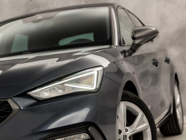 Seat LEON 1.0 TSI FR Sport (APPLE CARPLAY, GROOT NAVI, GETINT GLAS, PARKEERSENSOREN, SPORTSTOELEN, ADAPTIVE CRUISE, LANE ASSIST, NIEUWSTAAT)