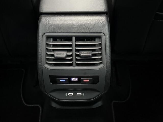 Seat LEON Sportstourer 1.4 TSI eHybrid PHEV FR Business Intense Panoramadak, Half leder, Camera, Navi, Virtual desk, Cruise control adaptief, Keyless start, Lichtmetalen velgen