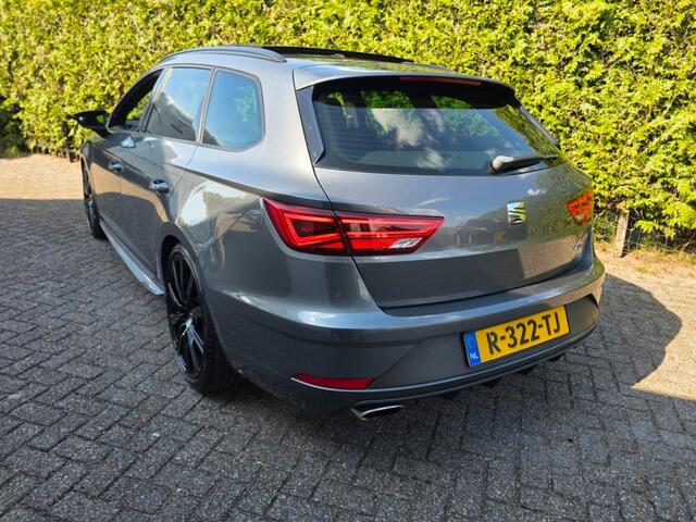 Seat LEON 2.0 TSI Cupra 300: Performance Pack, schaal stoelen PANO