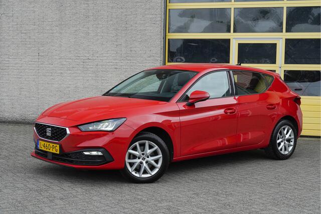 Seat LEON 1.0 TSI 5drs Reference BJ2021 Lmv 16" | Led | Trekhaak | App-Connect | Climate control | Cruise control | Getint glas