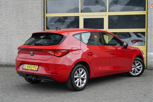 Seat LEON 1.0 TSI 5drs Reference BJ2021 Lmv 16" | Led | Trekhaak | App-Connect | Climate control | Cruise control | Getint glas