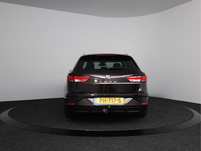 Seat LEON ST 1.0 EcoTSI Style Business Intense | Trekhaak | Navigatie | Station | Climate Control |