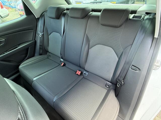 Seat LEON BWJ 2017 | 1.4TSI 126 PK X-PERIENCE | CLIMA | NAVI | LEDER/STOF | CARPLAY | PDC 2X | PRIVACY GLASS | CRUISE | SPORTSTOELEN |