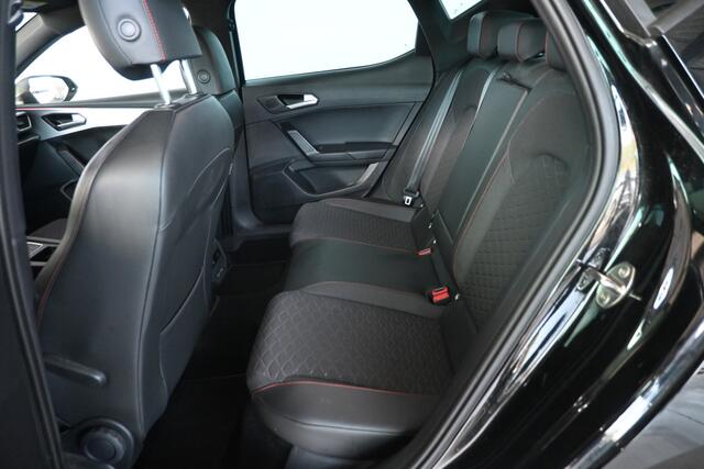 Seat LEON 1.5 TSI FR Launch Edition Clima Navigatie Carplay Virtual LED Rijklaarprijs! Inruil Mogelijk!