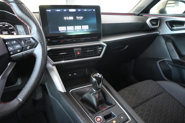 Seat LEON 1.5 TSI FR Launch Edition Clima Navigatie Carplay Virtual LED Rijklaarprijs! Inruil Mogelijk!