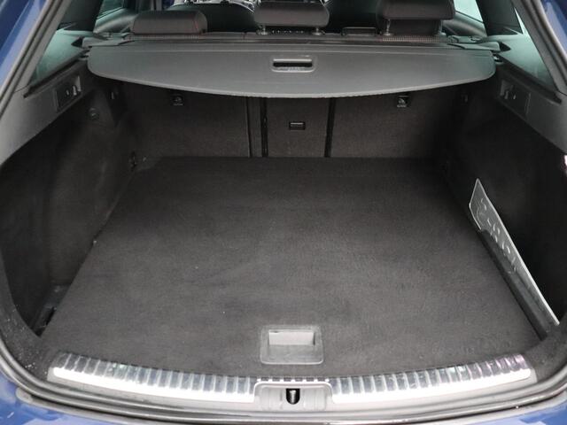 Seat LEON ST 150 PK 1.4 EcoTSI FR Bluetooth, Cruise control adaptief, stuur multifunctioneel, voorstoelen verwarmd, schakelpaddles, De SEAT Leon ST 1.4 EcoTSI FR is een luxe, ruime en sportieve stationwagen die comfort en prestaties perfect combineert. Dankzij de c