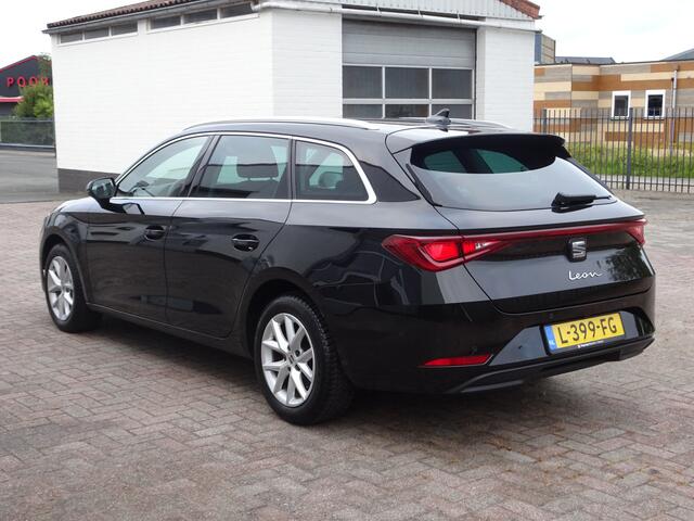 Seat LEON Sportstourer 1.0 TSI Style Launch Edition Automatische airco, navigatie, parkeersensoren voor en achter, led verlichting, cruise controle, enz.