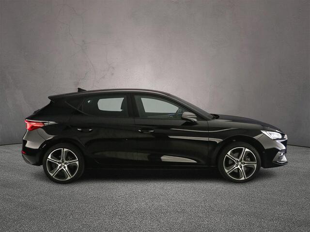 Seat LEON FR 1.4 TSI eHybrid 204pk DSG Automaat Trekhaak, Adaptive cruise control, Achteruitrijcamera, LED koplampen, Stoelverwarming, Parkeersensoren, Navigatie