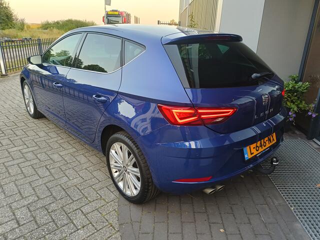 Seat LEON 1.5 TSI Style Business Intense | Airco | Navigatie | Cruise controle | Trekhaak |