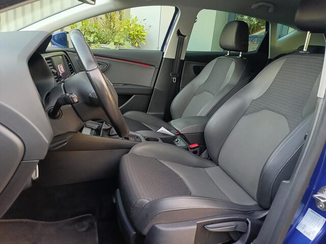 Seat LEON 1.5 TSI Style Business Intense | Airco | Navigatie | Cruise controle | Trekhaak |