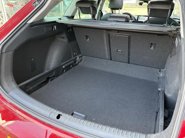 Seat LEON Sportstourer 1.5 eTSI FR Business SCHUIFDAK/LEDER/VIRTUAL/TREKH.WEGKLAPBAAR