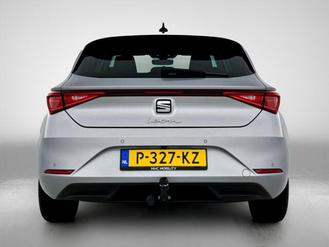 Seat LEON 1.0 eTSI Style Business Intense | Trekhaak | Navi | Clima |