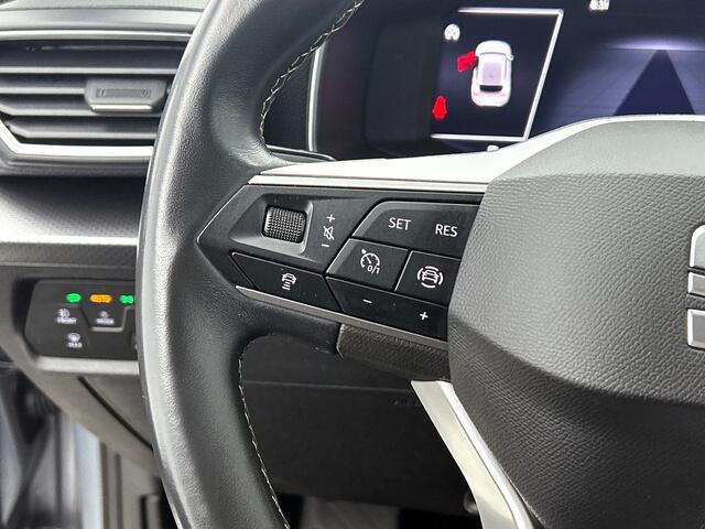 Seat LEON 1.0 eTSI Style Business Intense | Trekhaak | Navi | Clima |